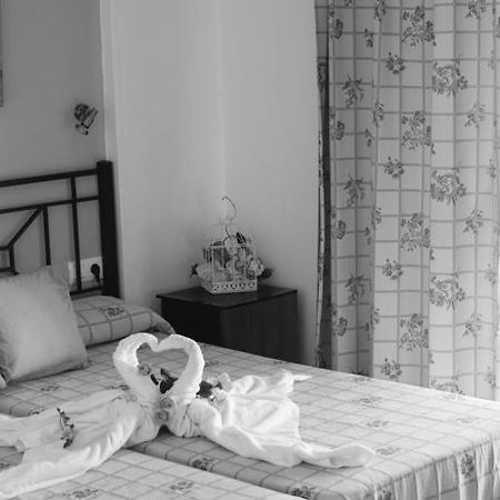 Hostal Malia Коніль-де-ла-Фронтера Екстер'єр фото