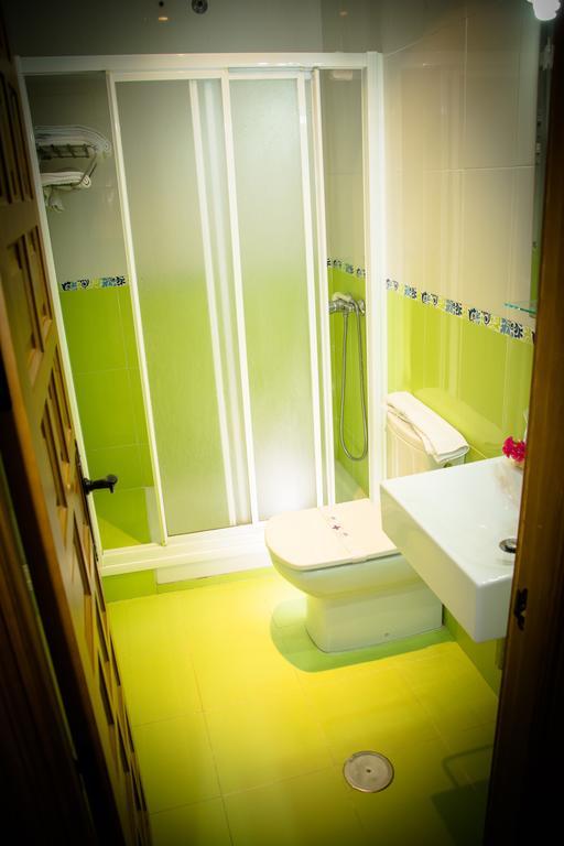 Hostal Malia Коніль-де-ла-Фронтера Екстер'єр фото