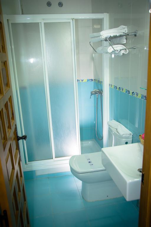 Hostal Malia Коніль-де-ла-Фронтера Екстер'єр фото